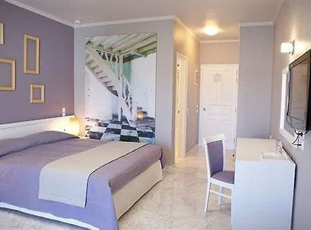 Bourtzi Hotel Skiathos Town